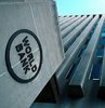 Dünya Bankası, yeni tip koronavirüs (Kovid-19) salgınından dolayı okulların kapanmasının eğitimde kalıcı kayıplara neden olabileceğini, bunun zaman içinde küresel ekonomi için 10 trilyon dolarlık kayba dönüşebileceğini bildirdi