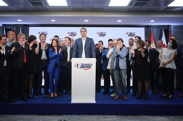 Sırbistan'da Vucic'in partisi tek başına iktidar oldu!