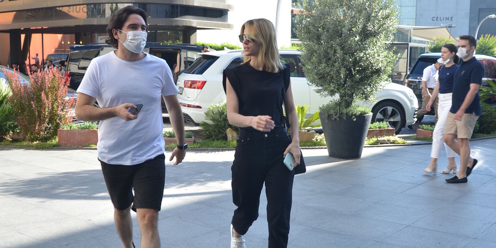 Avm'de yemek molası...