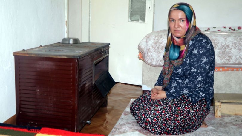 Oğlunun eğitimi için sobaya sakladığı para kül oldu