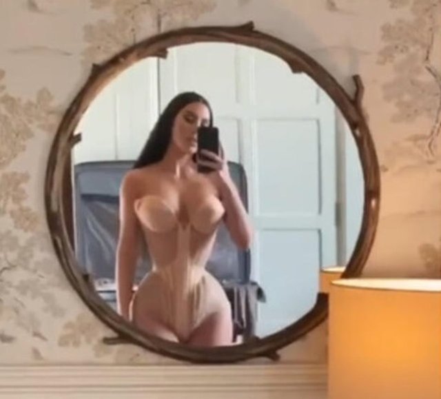 Kylie Jenner ablası Kim Kardashian'ın izinde - Magazin haberleri