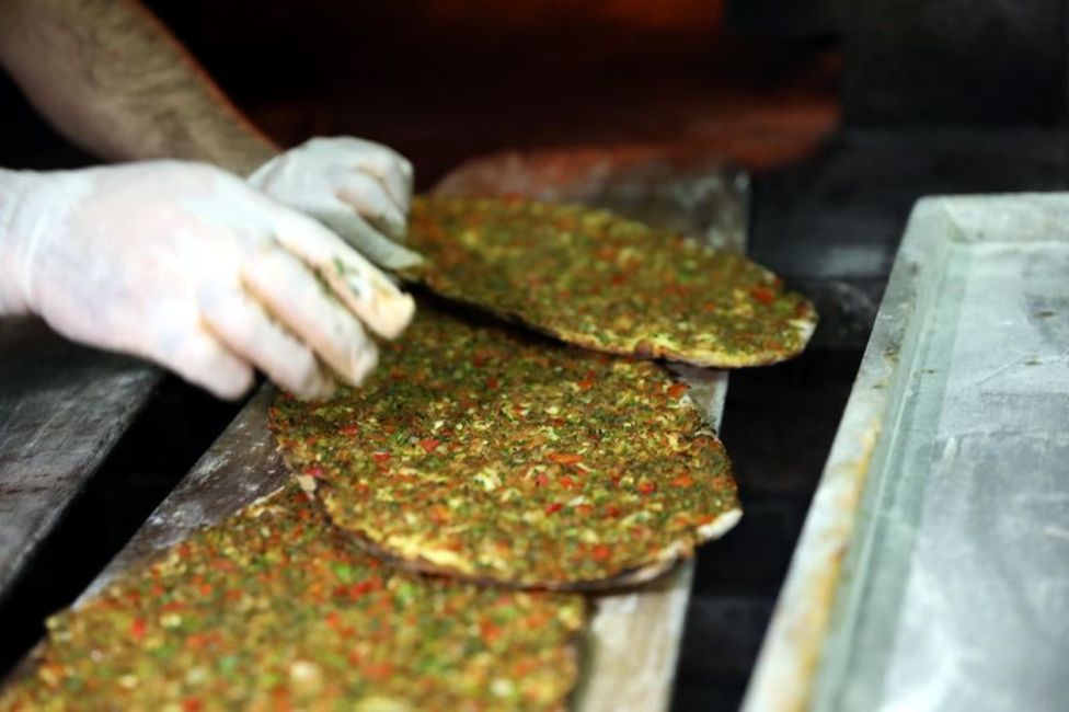 Lahmacun Sarimsakli Mi Olur Soganli Mi Ht Gastro