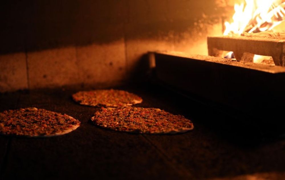 Lahmacun Sarimsakli Mi Olur Soganli Mi Ht Gastro