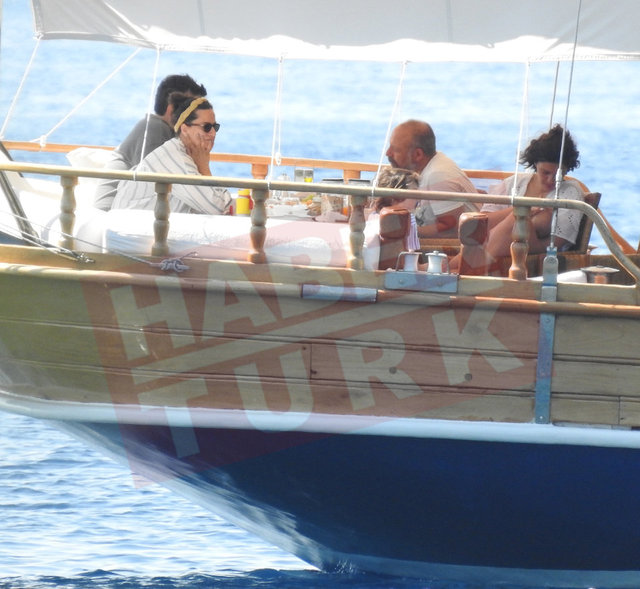 Halit Ergenç ile Bergüzar Korel, Ege sularında - Magazin haberleri