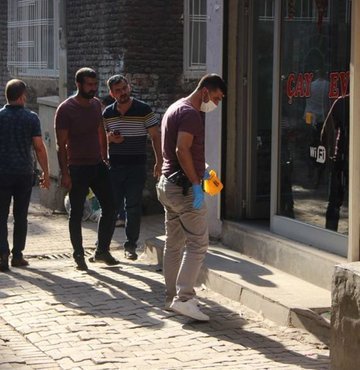 Diyarbakır'da kıraathaneye silahlı saldırı