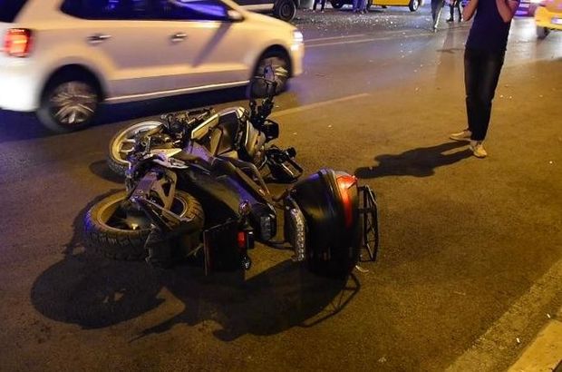 İzmir'de trafik kazası: 1'i polis 2 yaralı