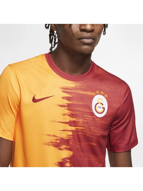 Galatasaray'ın yeni sezon formaları satışa sunuldu