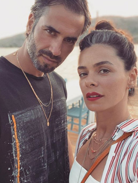 Özge Özpirinçci ile Burak Yamantürk'ten aşk pozu - Magazin haberleri