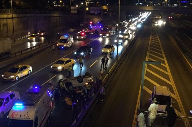 İstanbul'da 'makas'lı zincirleme kaza: Yaralılar var