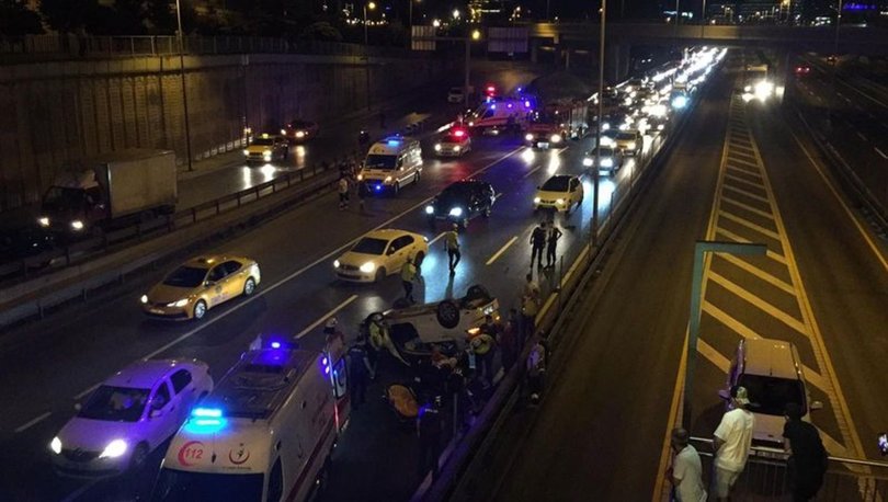 İstanbul'da 'makas'lı zincirleme kaza: 1'i ağır 4 yaralı