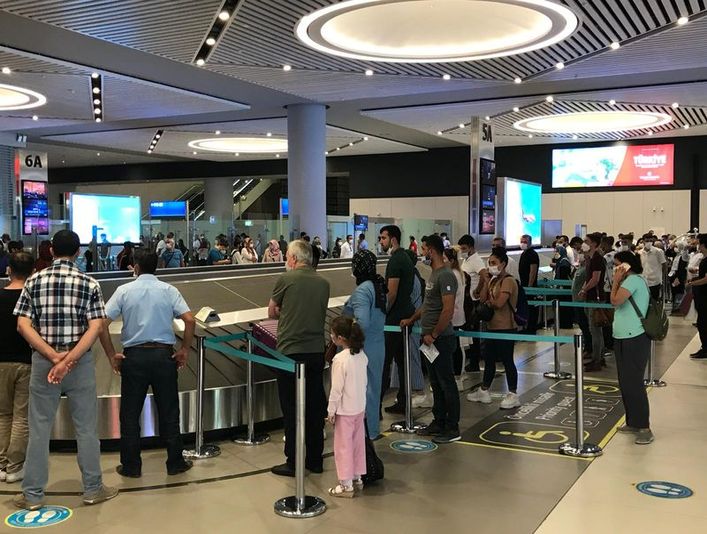 İstanbul Havalimanı’nda dönüş yoğunluğu!