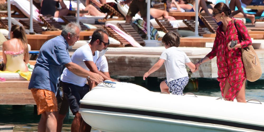 Hanif çifti mavi sularda...