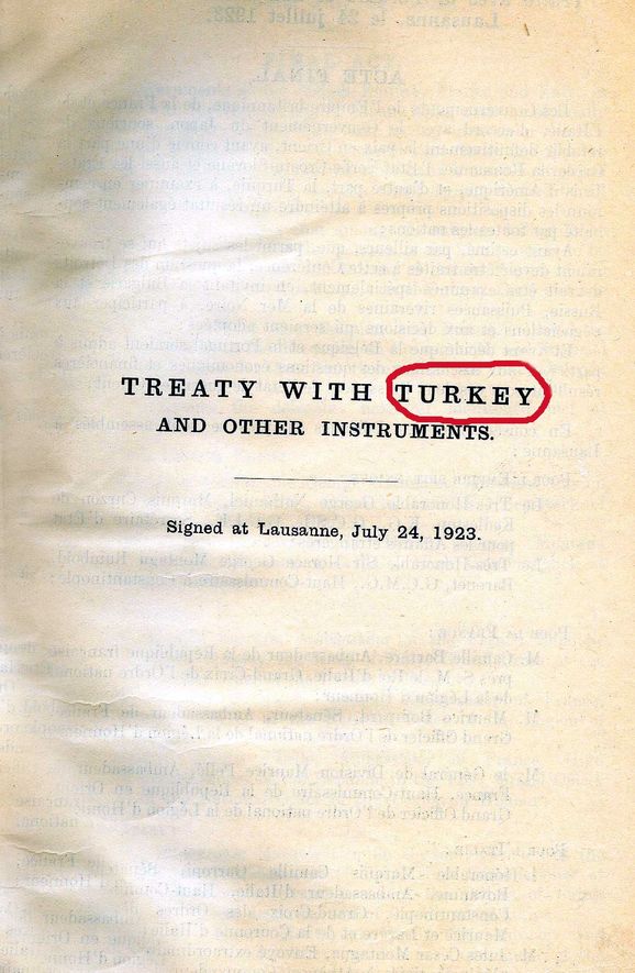Lozan Andlaşması’nın İngilizce matbu nüshasının ilk sahifesi: “Türkiye ile Yapılan Andlaşma ve Diğer Belgeler. Lozan’da, 24 Temmuz 1923’te imzalanmıştır” deniyor.