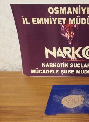 Otomobilin benzin deposundan 7 kilo esrar çıktı