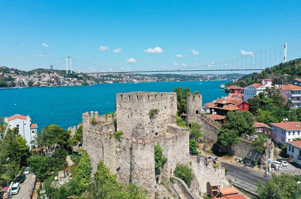 Türkiye'nin binlerce yıllık denize nazır kaleleri