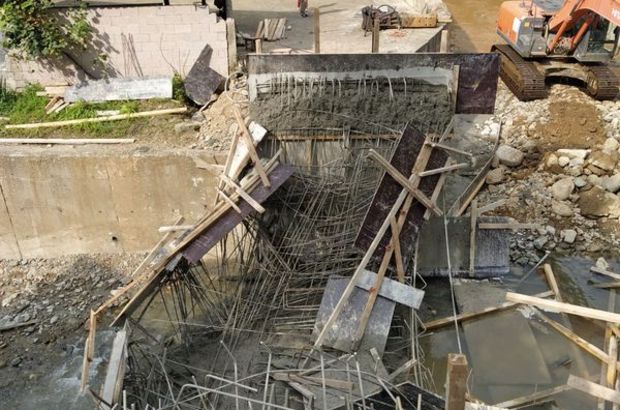 Rize'de inşaat halindeki köprü çöktü
