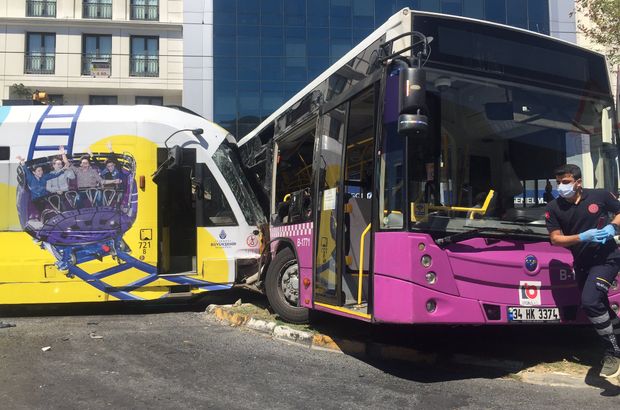 İstanbul'da tramvay halk otobüsüne çarptı!