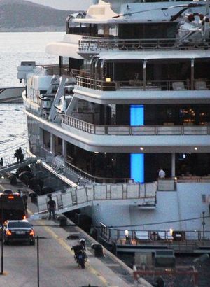 2 kamyon eşya, 500 valizle Katar kraliyet ailesi Bodrum'da!