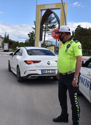 Son dakika haberler... O kentte karantinaya uymayanlar için flaş karar!