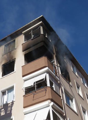 Üsküdar’da korkutan apartman yangını