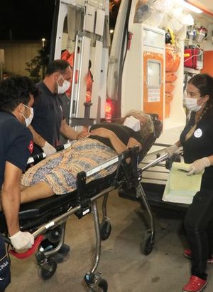 Adana'da eşini ve oğlunu öldüresiye döven kişi kendini ihbar etti