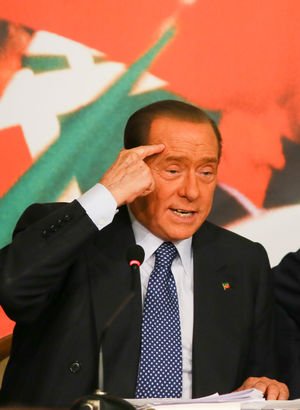 Kovid-19'a yakalanan İtalya Eski Başbakanı Berlusconi hastaneye kaldırıldı!