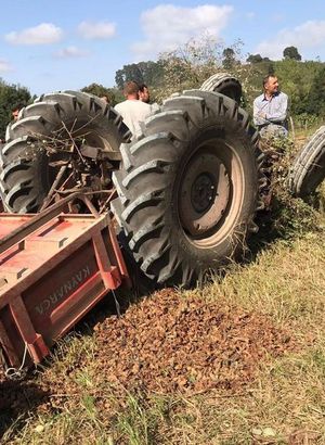 Sakarya'daki traktör kazasında 13 kişi yaralandı