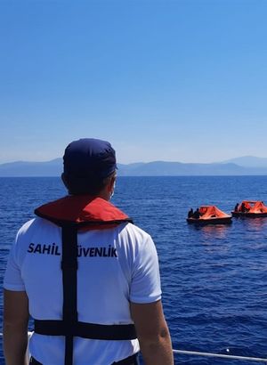 Son dakika haberler... İzmir'de 179 sığınmacı kurtarıldı