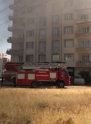Adıyaman'da itfaiye merdiveni kısa kalınca yangına müdahale edilemedi