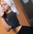 Aleyna’dan asansör pozu
