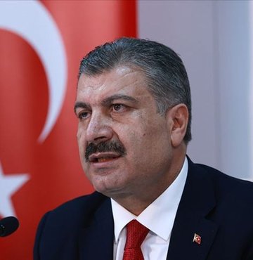 Son dakika...  Sağlık Bakanı Fahrettin Koca, salgınla mücadelede Samsun, Ordu, Çorum, Tokat, Amasya ve Sinop’ta son durum ve Türkiye değerlendirmesinde bulundu. Önümüzdeki günlerde grip vakalarının artabileceğine dikkati çeken Bakan Koca,"Karşımızda artık iki virüs var, elimizde ikisini de yenecek üç tedbir bulunuyor; temizlik, maske, mesafe...Aldığımız tedbirleri ihmalsiz uygularsak, influenza virüsünden de korunmuş oluruz. İki virüsle aynı anda mücadele etmek zorunda kalmayız" ifadelerini kullandı...