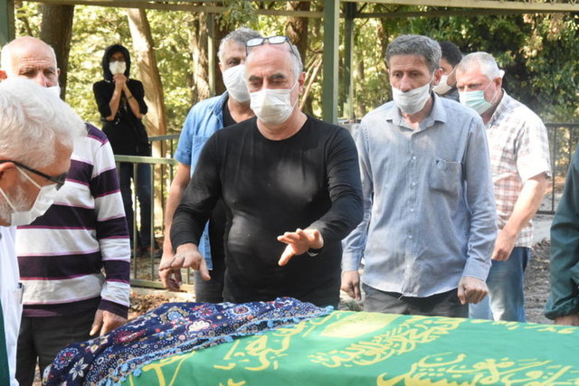 Ezel Akay'ın acı günü - Magazin haberleri