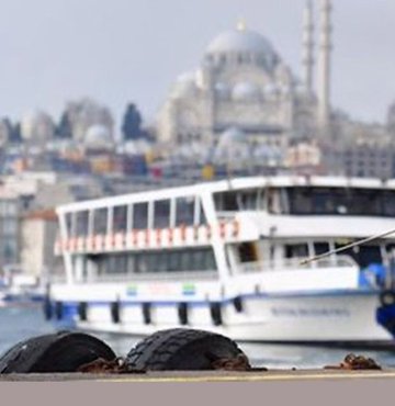 TÃ¼rkiyeâde bÃ¼yÃ¼k Åehirlerde yaÅayanlar yazlÄ±klarÄ±ndan ve bulunduklarÄ± yerlerden Åehirlerine dÃ¶ndÃ¼ler. Tek istisna Ä°stanbul. Uzmanlara gÃ¶re Ä°stanbulâda yaÅayanlar hala evlerinden uzaktalar. Ãneri kÄ±Å dÃ¶neminde sÄ±k karÅÄ±laÅÄ±lan enfeksiyonlar ve Covid-19 riskinden uzak kalmak iÃ§in mÃ¼mkÃ¼nse Ä°stanbulâa dÃ¶nÃ¼lmemesi yÃ¶nÃ¼nde. HabertÃ¼rkâten Ceyda ErenoÄluânun haberi