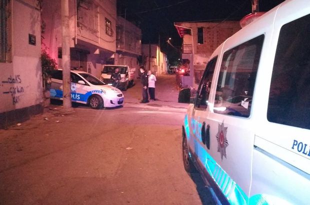 İzmir'de iki grup arasında çıkan silahlı kavgada 3 kişi yaralandı