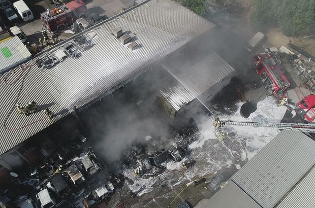 İstanbul'da sanayi sitesinde korkutan yangın!