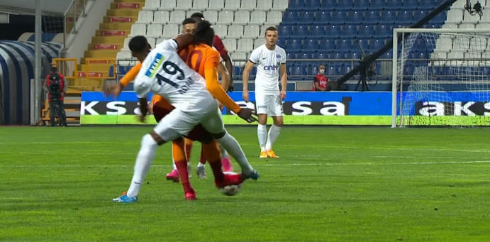 Kasımpaşa - Galatasaray maçında tartışma 'VAR!'