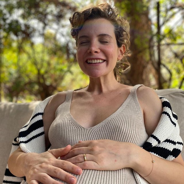 Ayşecan Tatari'den karnı burnunda poz - Magazin haberleri