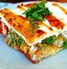 Etimek salatası, yoğurtlu ve sarımsaklı katmanların arasında kendini sergileyen etimek dilimleri ile damaklara hitap eden leziz bir salata. Peki etimek salatası tarifi nedir? Nasıl yapılır? Etimek salatasının püf noktaları nelerdir?