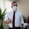 Çukurova Üniversitesi Tıp Fakültesi Balcalı Hastanesi Başhekimi ve Sağlık Bakanlığı Bilim Kurulu Üyesi Prof. Dr. Hasan Murat Gündüz, koronavirüsün parlak ve pürüzsüz yüzeyleri sevdiğini belirterek, günlük hayatta en sık kullanılan market arabalarına dikkat edilmesi gerektiğini söyledi. Gündüz, sık sık dezenfekte edilmesi gereken bu tür noktalara temas edildikten sonra ellerin su ve sabun ile yıkanması gerektiğini vurguladı
