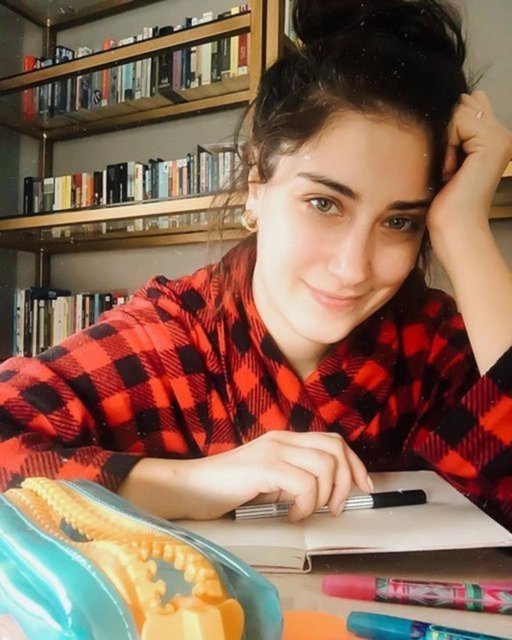 Hazal Kaya Tatile ihtiyacım var Magazin haberleri Fiskos Haberleri
