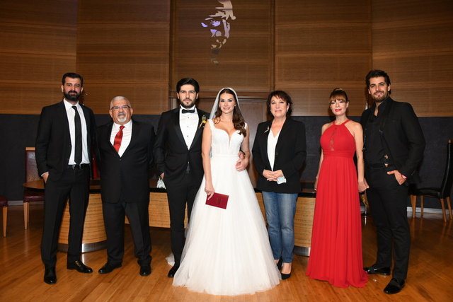 Begüm Birgören ile Mehmet Cemil evlendi! Tanışma hikayeleri şaşırttı - Magazin haberleri