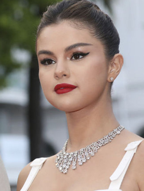 Selena Gomez takipçilerini oy vermeye çağırdı - Magazin haberleri