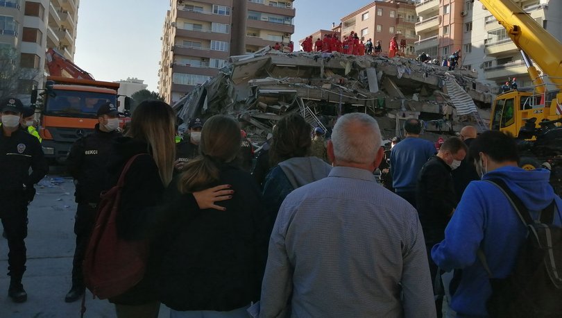 İKİZLER DE ARANIYOR! İzmir'de Rıza Bey Apartmanı enkazında ikiz kardeşler aranıyor - Haberler