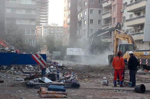 İzmir'de 180 bina hasar gördü