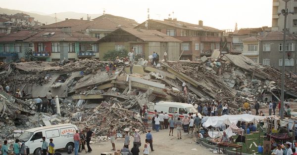 17 agustos depremi 1999 golcuk depremi sonrasinda neler yasandi kac kisi hayatini kaybetti gundem haberleri