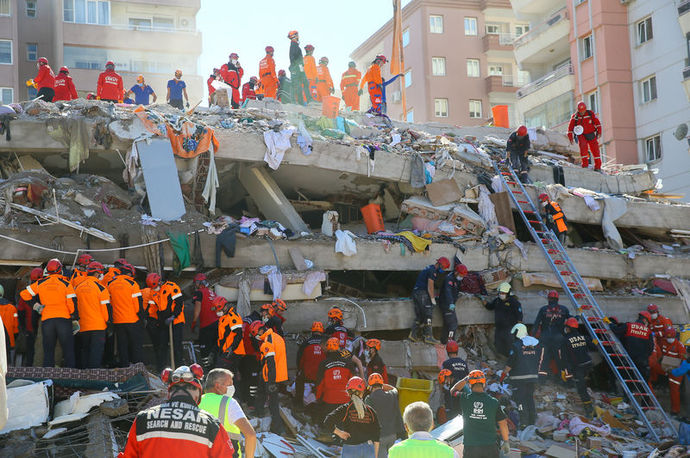 Remains of the Rıza Bey apartment ...