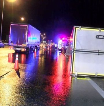Kuzey Marmara Otoyolu'nda TIR devrildi