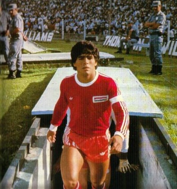 Son dakika Maradona öldü! İşte gecekondudan imparatorluğa Maradona'nın hayat hikayaesi
