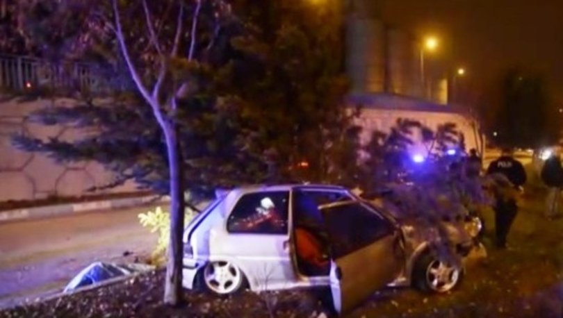 Kütahya'da otomobil ağaca çarptı, sürücü hayatını kaybetti