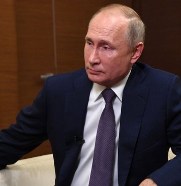 Putin, Rus aşısını yaptırmak için onay sertifikası bekliyor